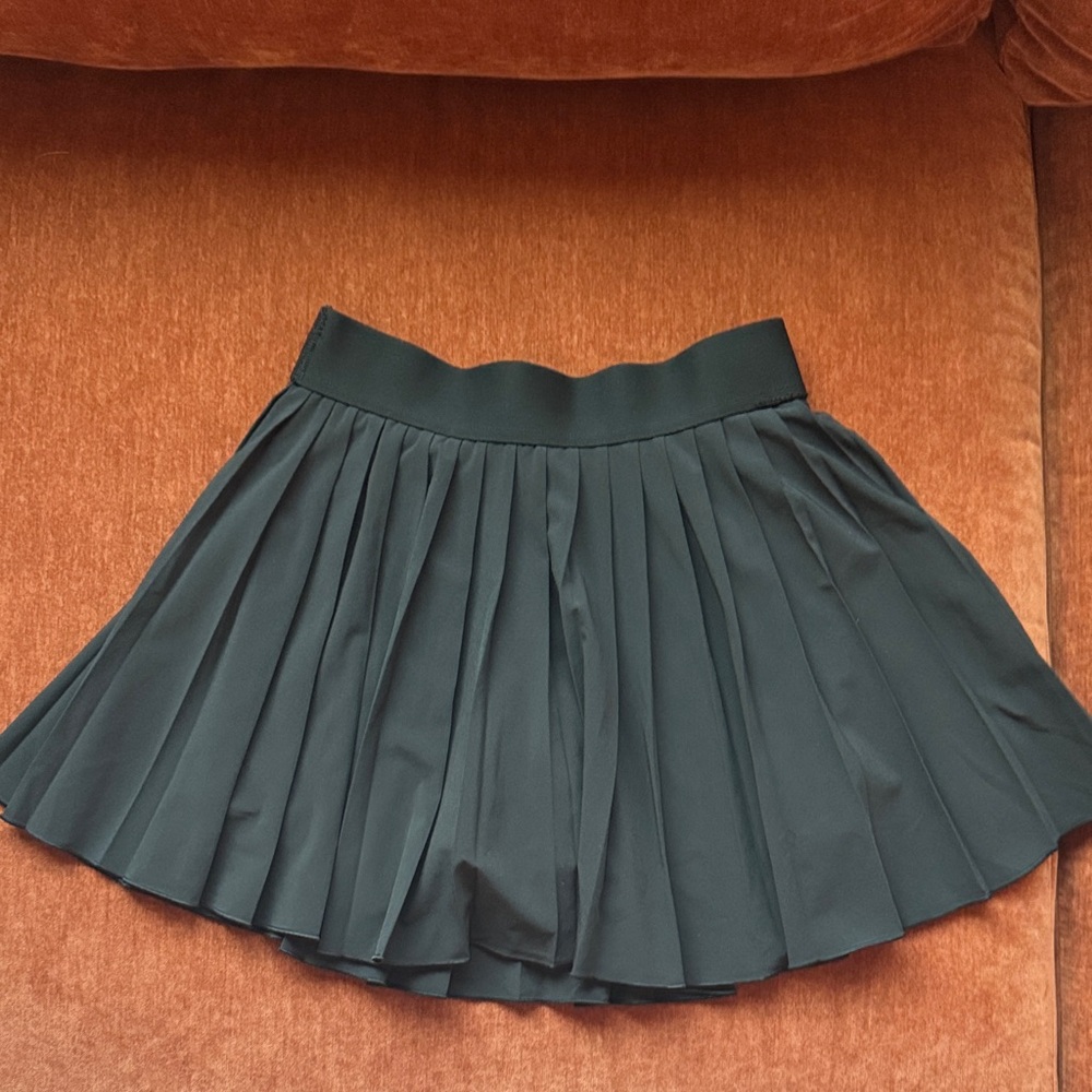 Aritzia TNA Black Pleated Mini Skirt with built in shorts